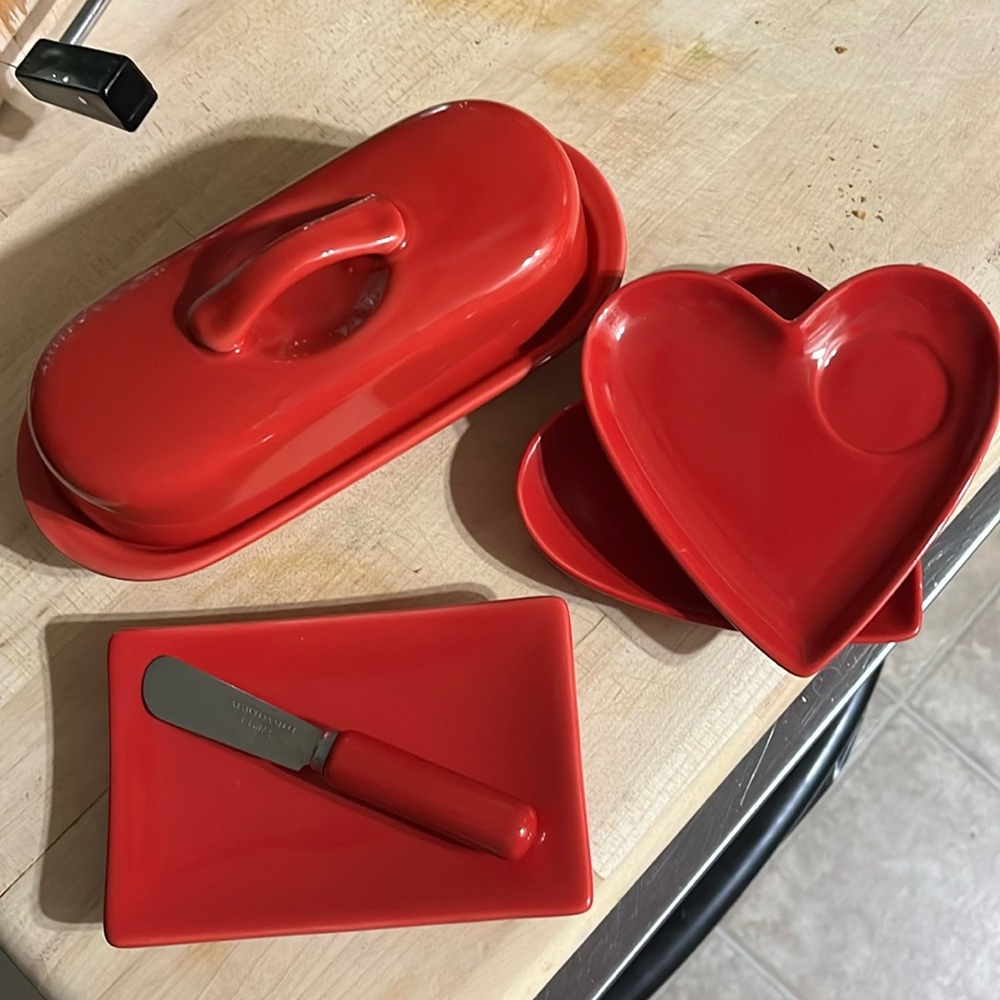 Butter, cheese dish/knife, heart plates